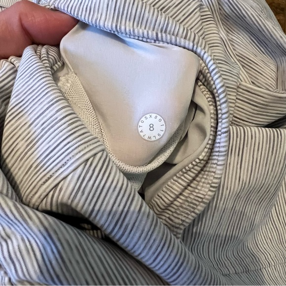 LULULEMON On the Fly Shorts Size 8 EUC - Picture 5 of 5